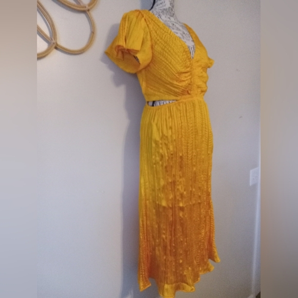 Express Satin V-Neck Flutter Sleeve Pleated Cutout Midi Dress Size S - Picture 7 of 13